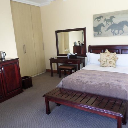 The Links Guest House Претория Екстериор снимка