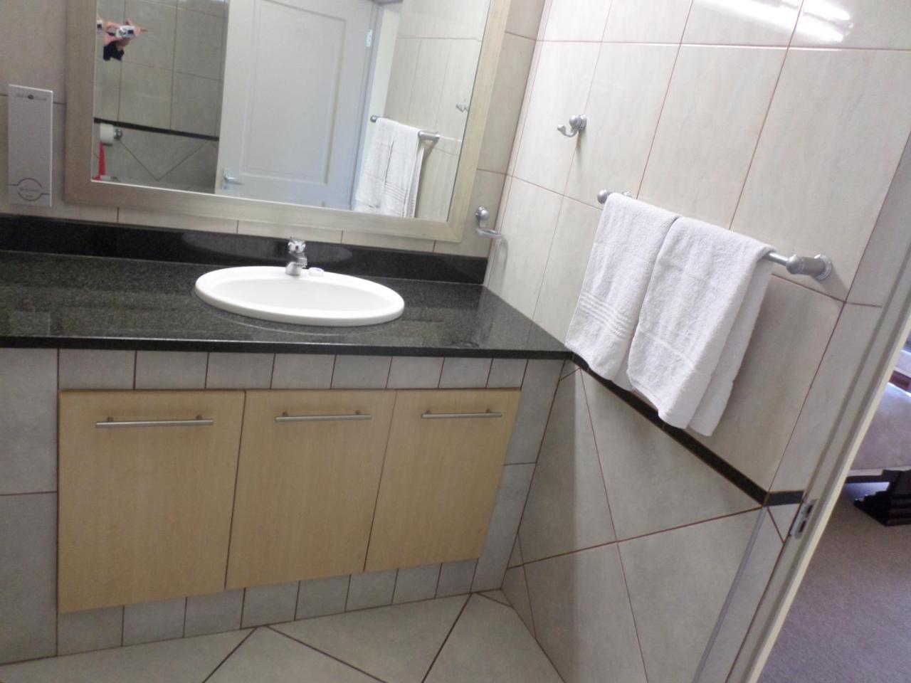 The Links Guest House Претория Екстериор снимка